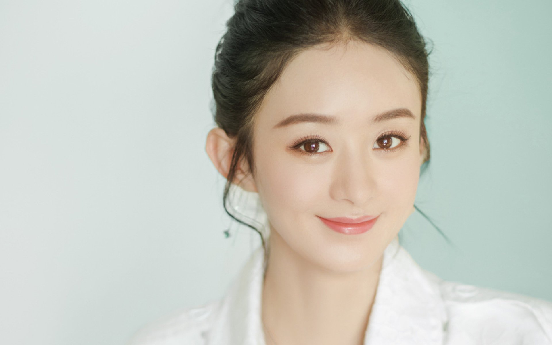 皇家马德里主场2-0战胜拉斯帕尔马斯，收获三分，皇家马德里俱乐部主场