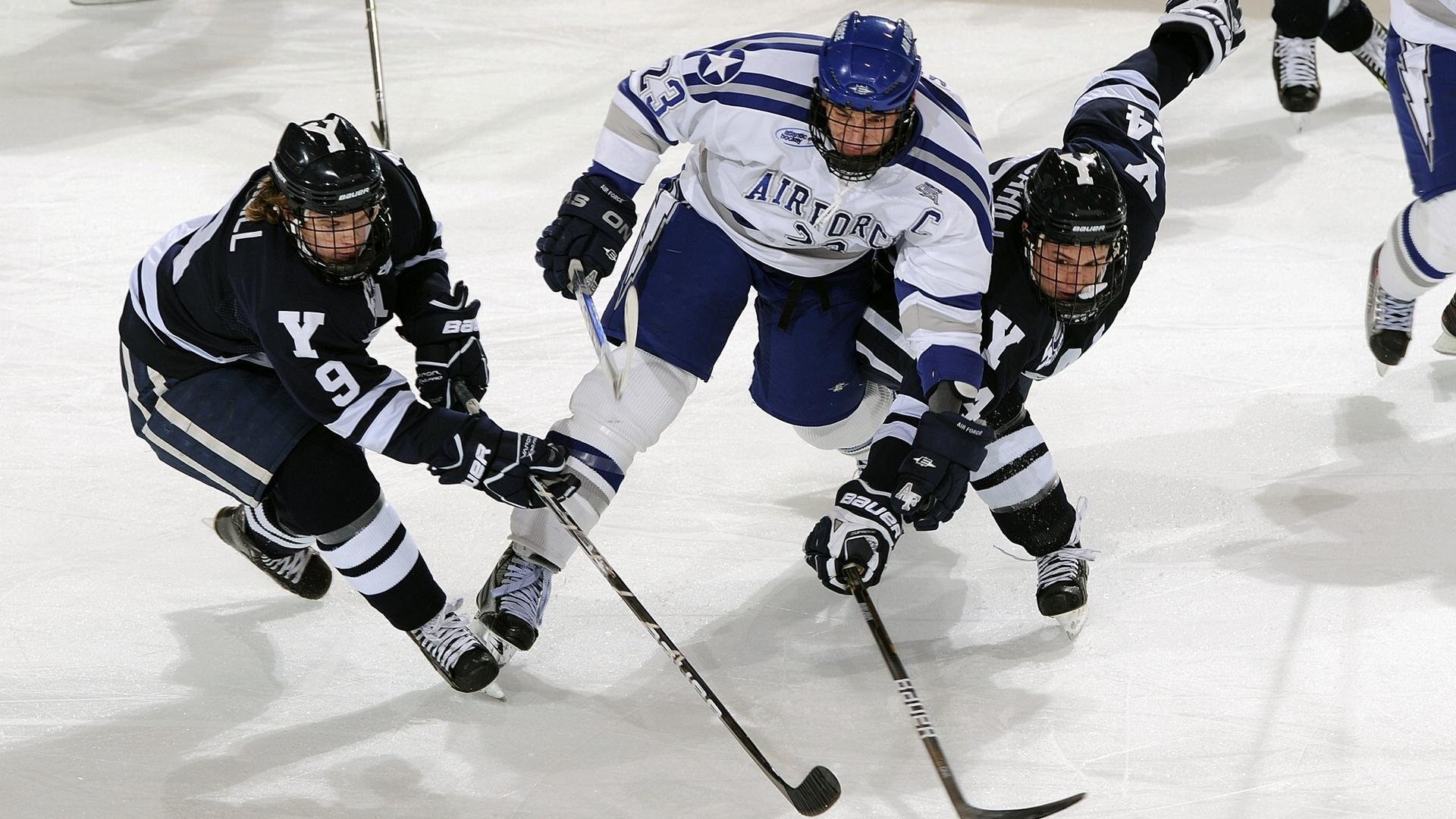 阿尔阿赫利比赛节奏掌控出色，阿赫拉尔