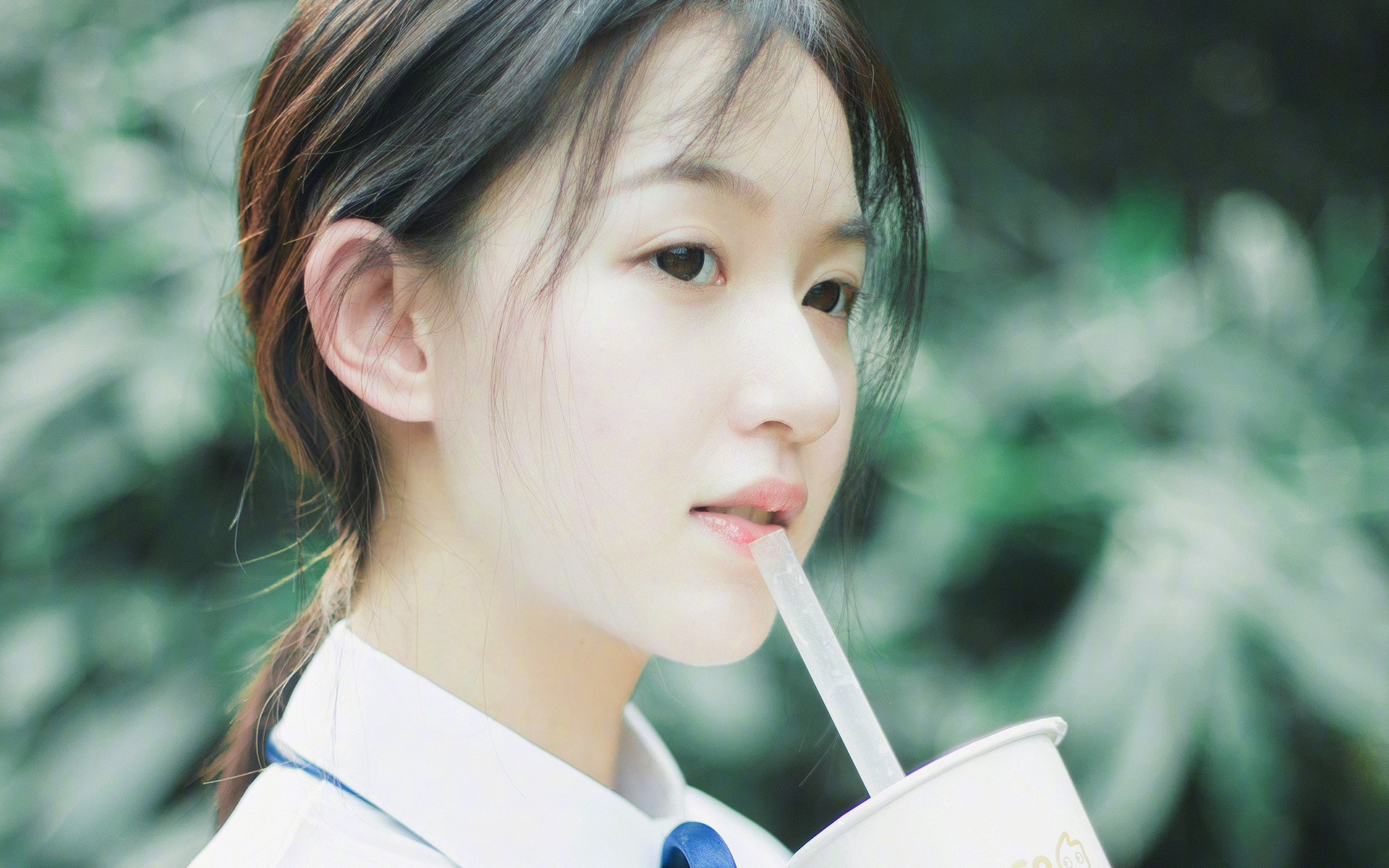 “快艇冲浪：东三叉湖赛场成为水上极限运动的标杆”